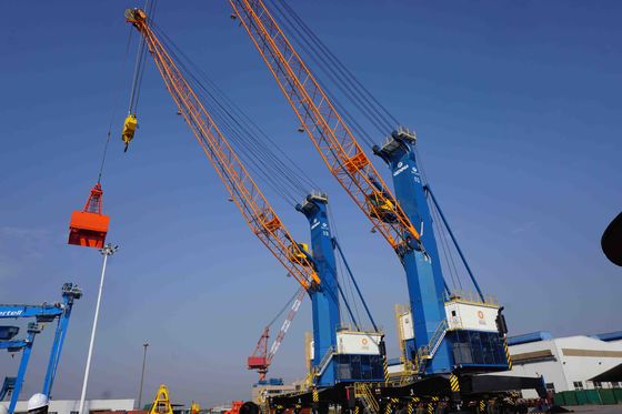 Lucheng Industrial Air / Remote Operated Shipyard Portal Crane 50m Lifting